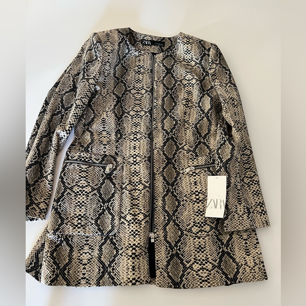 Zara snake blazer. New with tags. XL
